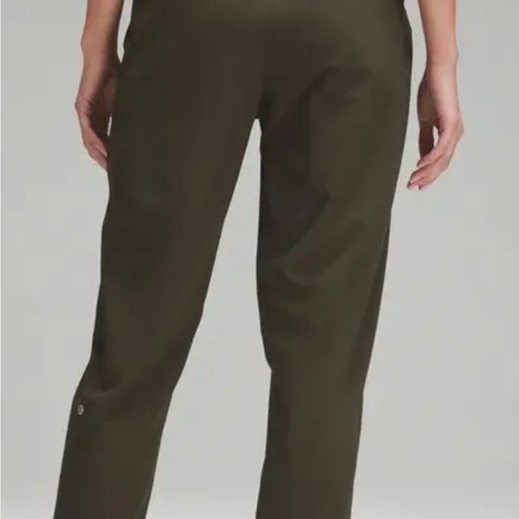 Lululemon license to train hi rise pants dk olive sz 8 $128 excellent condition. - Picture 2 of 7